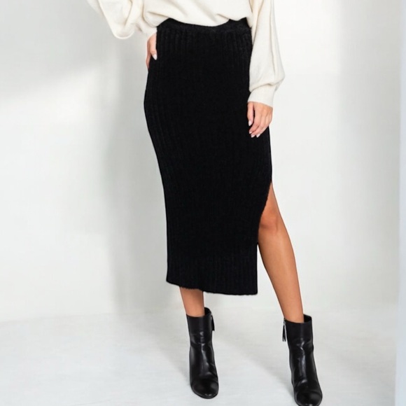 NWOT House Of Harlow Midi Fuzzy Knit Skirt - Picture 2 of 16